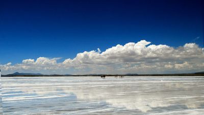 1024px-Vista_del_Salar_de_Uyuni.jpg