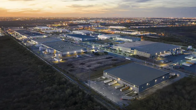La-oportunidad-industrial-APERTURA-02-FIBRAMQ.webp