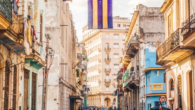 viajar-a-cuba-scaled.jpg